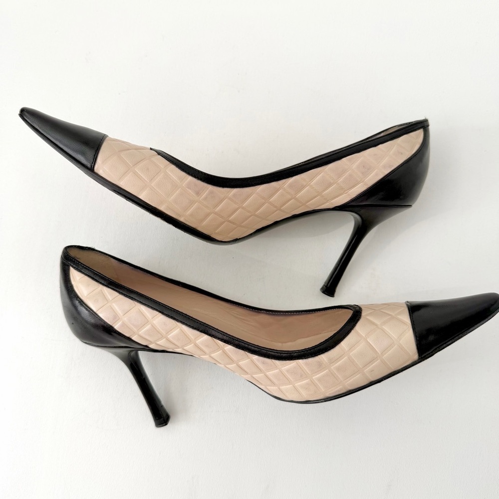 CHANEL || Beige Quilted Leather Black Cap Toe Pointed Pumps Heels EU 37 - Picture 4 of 16